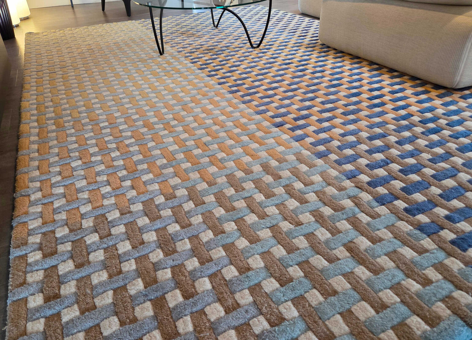 Tapis ENTRELACS : 1 000 € au lieu de 2 174 € / Dimensions L2000 x P3000 x H30 mm