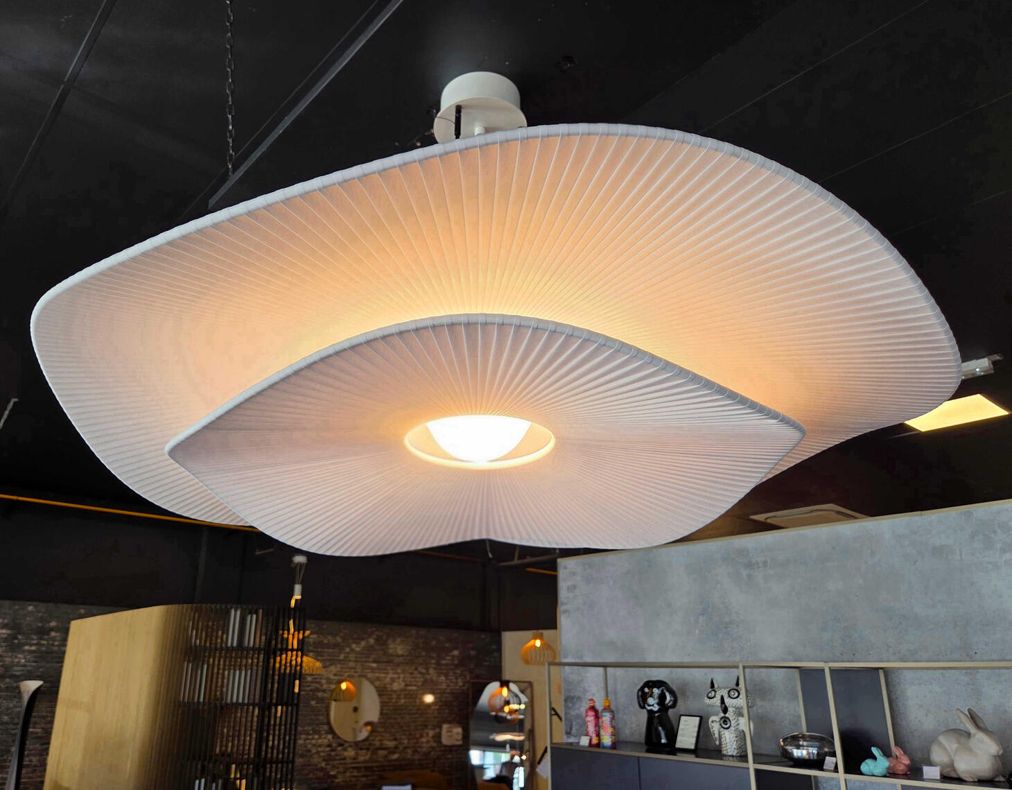 Suspension MEDITERRANIA - BOVER : 1099 € au lieu de 2 099 € / Diffuseur polycarbonate (tissu) / Dimensions D105 x HT 30-220 cm